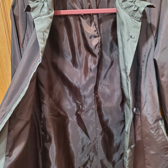 Beautiful lightweight reflective brown jacket - Picture 10 of 10